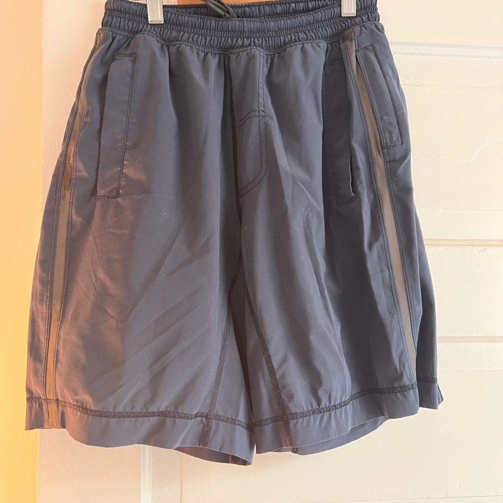 Lululemon pace breaker lined in dark blue size M